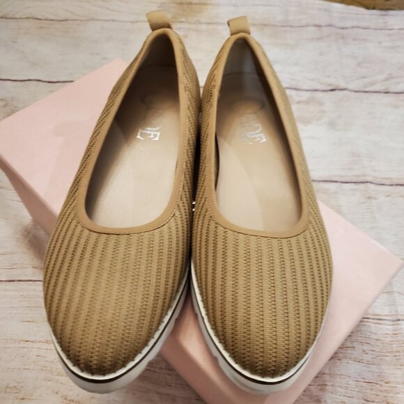 Jade beige espadrilles walking shoes flats sz 6.5 - Picture 1 of 7